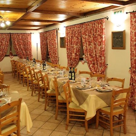 Hotel Mont Nery Challand-Saint-Anselme Esterno foto
