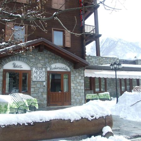 Hotel Mont Nery Challand-Saint-Anselme Esterno foto