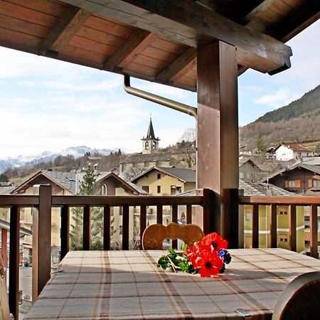 Hotel Mont Nery Challand-Saint-Anselme Esterno foto