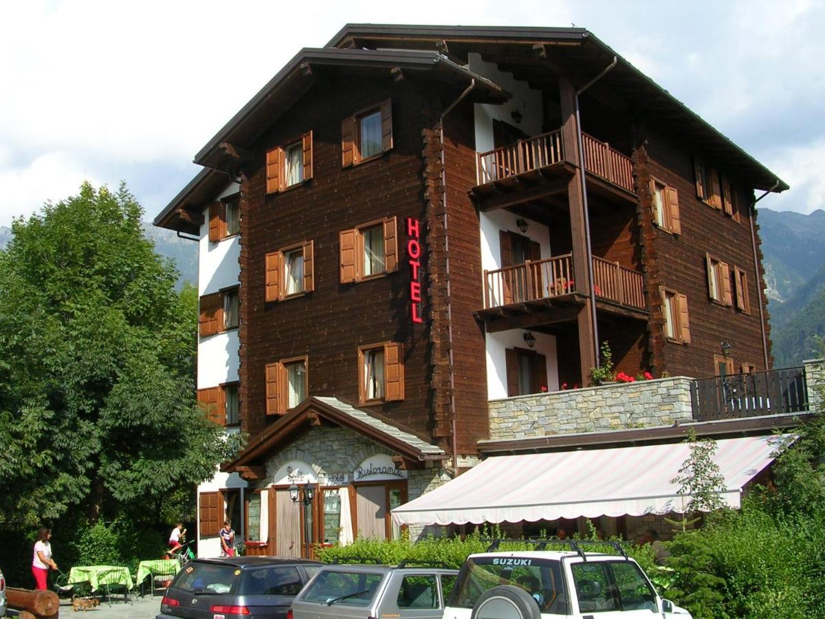 Hotel Mont Nery Challand-Saint-Anselme Esterno foto