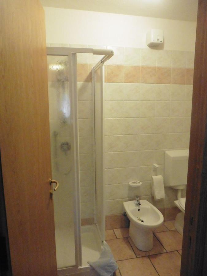 Hotel Mont Nery Challand-Saint-Anselme Esterno foto